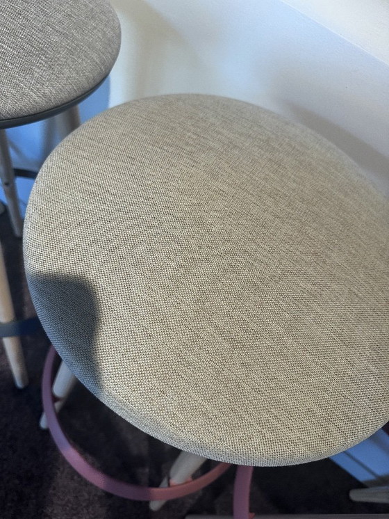 Image 1 of 3 muletas Narbutas rosas