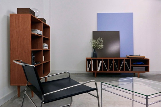 Image 1 of Vinyl kast gebeitst teak T-S09