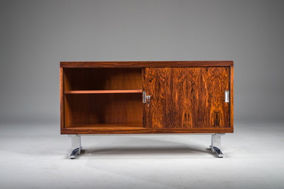 Image 1 of  Credenza di metà secolo in legno impiallacciato Palisander con gambe cromate, 1960