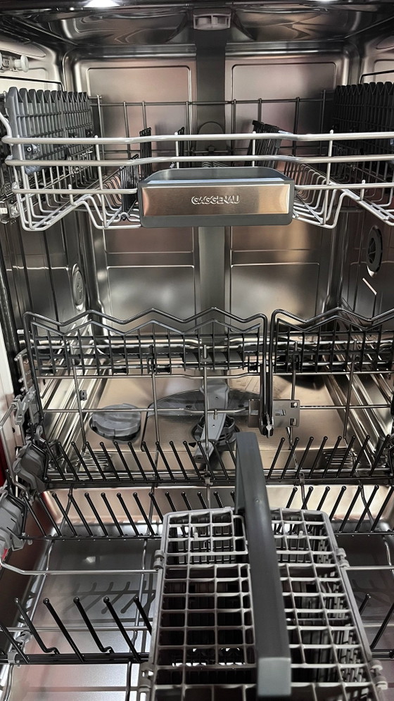 High End Designer Küche unbenutztes Sammlerstück, Gaggenau, Aufbewahrungsschrank, Holz, Glas, Rot (Foto 13 von 15)