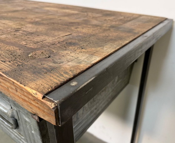Image 1 of Table de travail industrielle à trois tiroirs en fer, années 1960