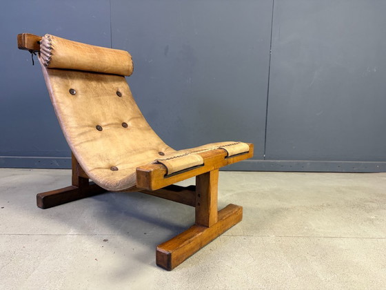 Vintage brutalistische Braziliaanse fauteuil uit de jaren 60. – Stoelen / fauteuils, Leather, Wood (photo 8 of 16)