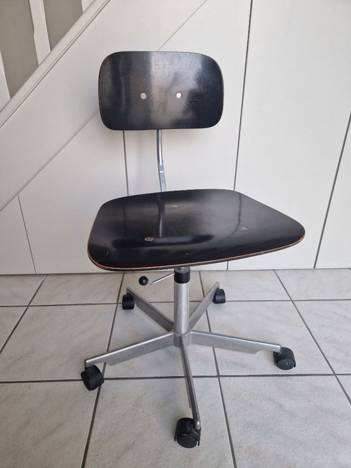 Silla de oficina Fritz Hansen Kevi (1993)