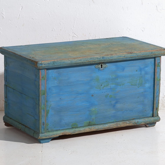 Antike bemalte blaue Truhe aus Kiefer – Mitteleuropa, um 1900 – Aufbewahrungsschrank, Iron, Scandinavian (photo 4 of 40)