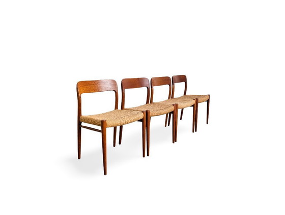 Image 1 of Ensemble de 4 chaises JL Mollers modèle 75 Niels Otto Møller en teck vintage