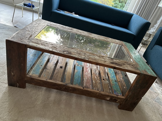 Unieke rechthoekige salontafel van scheepshout. Gekocht in Saint-Tropez bij Chateau de Marres. – Wood, Glass (photo 3 of 5)
