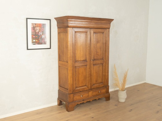 Antique Oak Wardrobe – Wood (photo 3 of 12)