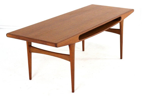 Image 1 of Table basse vintage « Smile » dans le style de Johannes Andersen