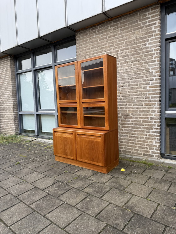 Image 1 of Vintage teakhouten Deense vitrinekast, Dyrlund ‘70