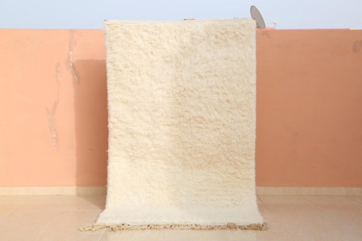 Tapis artisanal marocain en laine naturelle fait main 250cmx150cm 