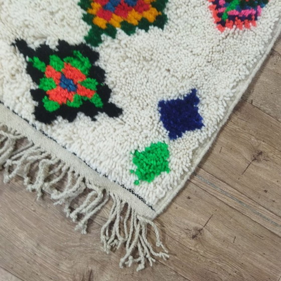 Image 1 of Marokkaans Berber Azilal tapijt – Natuurlijke wol – 153 x 100 cm – Kleurrijke handgemaakte stijl