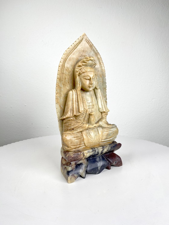 Image 1 of Scultura vintage di Buddha seduto / Figura di Buddha in pietra beige - Decorazione spirituale per la casa in stile bohémien