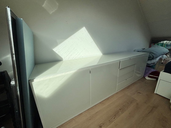 Pastoe armadio bianco con dettagli in legno – Credenze, Vetro, Metallo (photo 4 of 5)