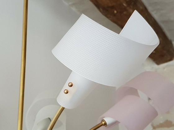 Image 1 of Vintage kroonluchter uit de jaren 50, 5 armen van messing en kunststof, rockabillystijl uit de jaren 50