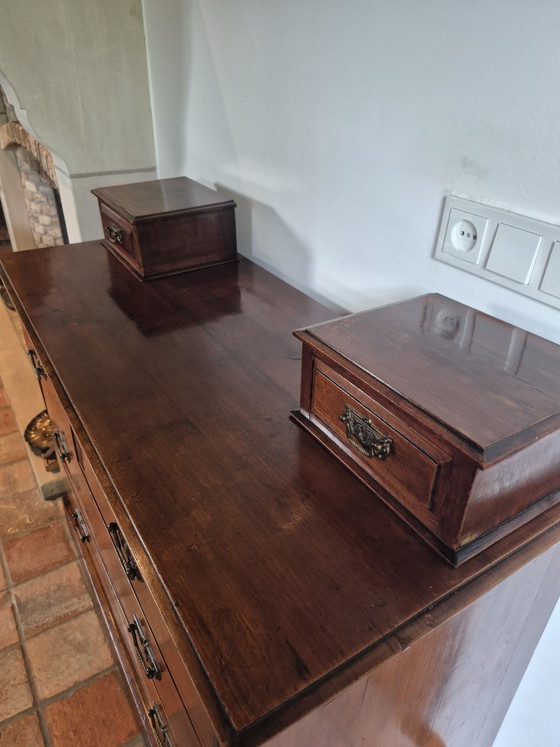 Cómoda antigua inglesa de caoba estilo georgiano con armarios superiores originales – Circa 1780 – Wood (photo 9 of 10)