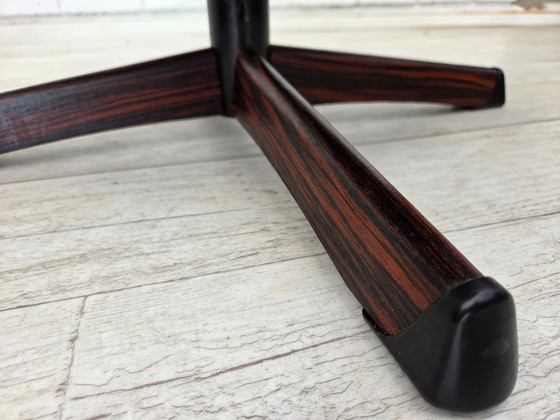 Image 1 of Años 70, diseño sueco de Gote Möbler, silla giratoria con reposapiés, cuero.