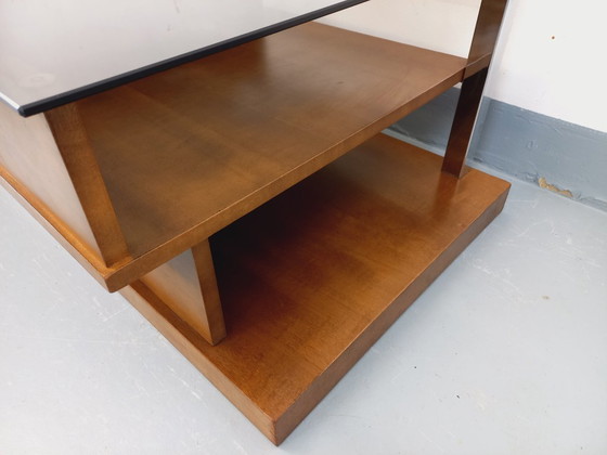Image 1 of Vintage modernistische rechthoekige salontafel met houten nissen, chroom en rookglas uit de jaren 70.