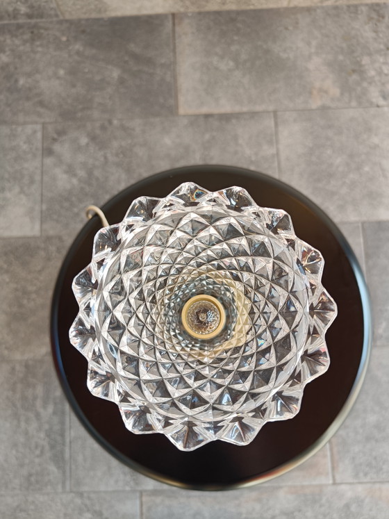 Image 1 of Lampada da tavolo italiana vintage con paralume in vetro pressato, base in cromo e legno, anni '70.