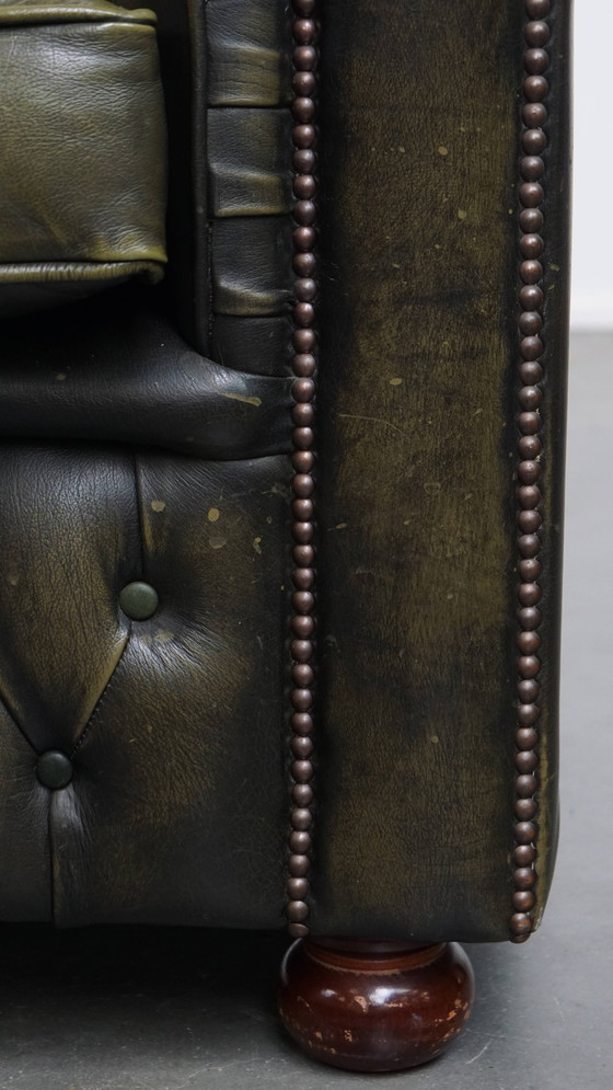 Image 1 of Grünes Vintage English Leder Chesterfield 2-Sitzer Sofa