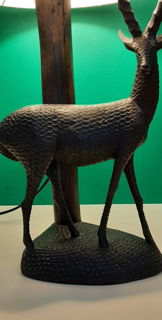 Image 1 of Lámpara de mesa con antílope de ébano, Kenia, década de 1960.