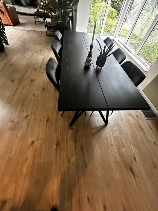 Mesa de comedor de roble macizo de 240 x 90 cm con patas metálicas en forma de mariposa. – eettafels, Wood (photo 2 of 6)