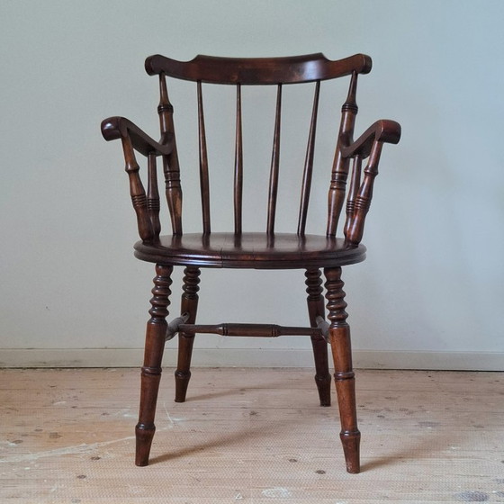Antiek Houten Windsor Stoel met een ronde zitting en sierlijke spijlen – Fauteuils, Wood (photo 4 of 7)