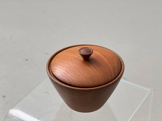 Image 1 of Caja de madera de teca con tapa, Escandinavia, década de 1960.