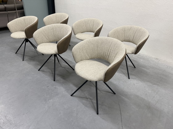 Image 1 of 6 Label van den Berg Lola Draai Chaises de salle à manger cuir tissu