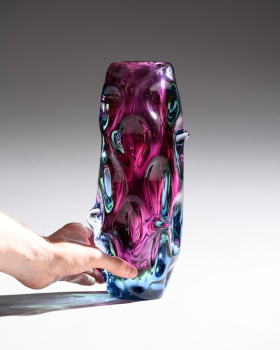 Image 1 of Jan Beranek rode kernvaas 1959 & Vizner-stijl Tsjechisch glazen duo vintage sculptuur