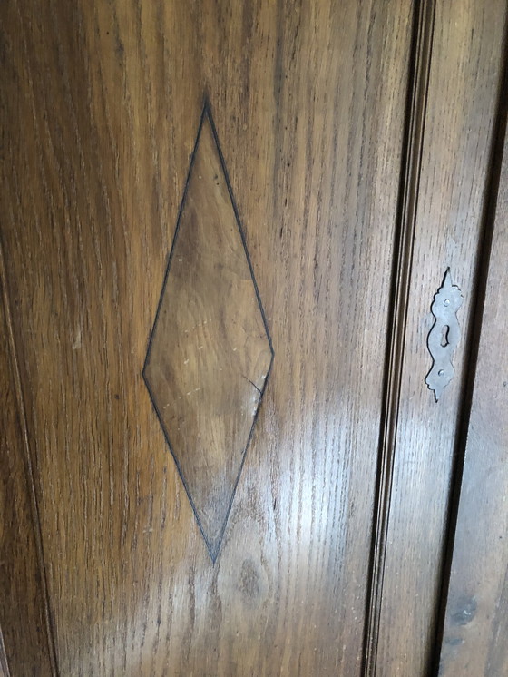 Image 1 of Stilvoller antiker Eichenschrank in Top-Zustand