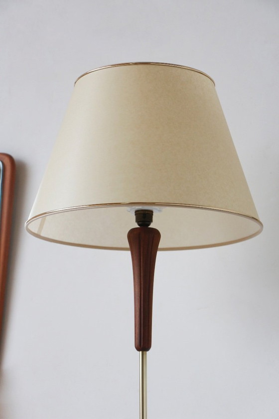Image 1 of Vloerlamp van teak en messing uit de jaren 60 - Vintage verlichting