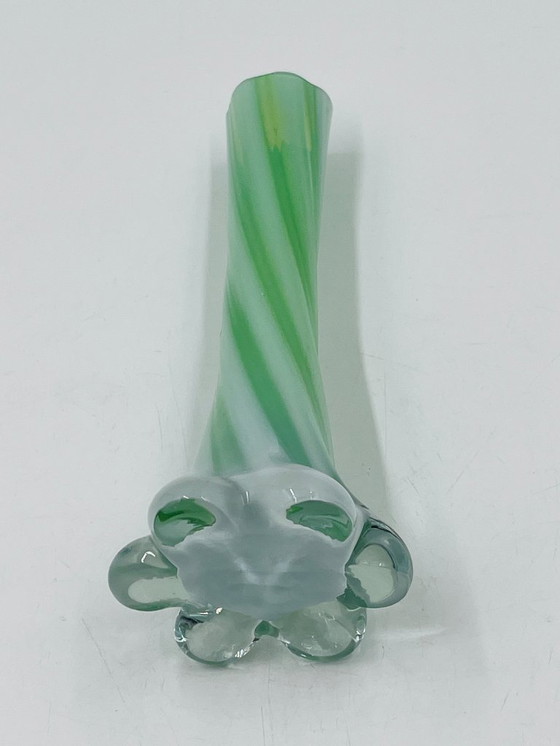 Image 1 of Soliflore de cristal de Murano en vidrio opalino verde trenzado, años 60