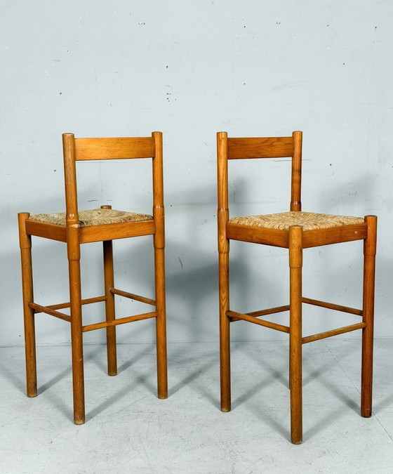 Image 1 of Juego de 2 taburetes/taburetes de bar, modelo 'Carimate' de Vico Magistretti, pino, tejido de junco, década de 1960, Italia
