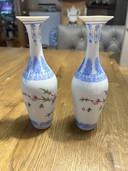 Deux vases en porcelaine coquille d'œuf, fabriqués en Chine, période 1950-1980, hauteur des vases 20 cm