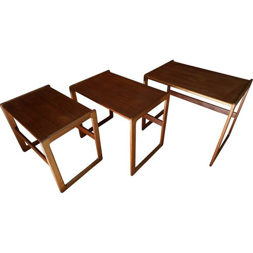 Mesas nido danesas de teca de mediados de siglo de Arne Hovmand Olsen para Mogens Kold, 1960