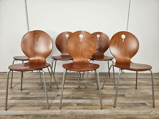 Sechs stapelbare Esszimmerstühle von Calligaris