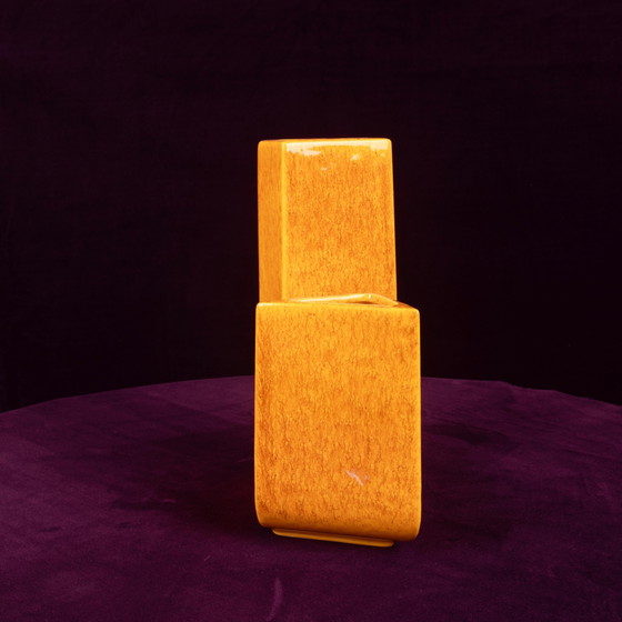 Sculptural Amber Ceramic Space Age Vase, Italy 1970 (photo 16 of 20)