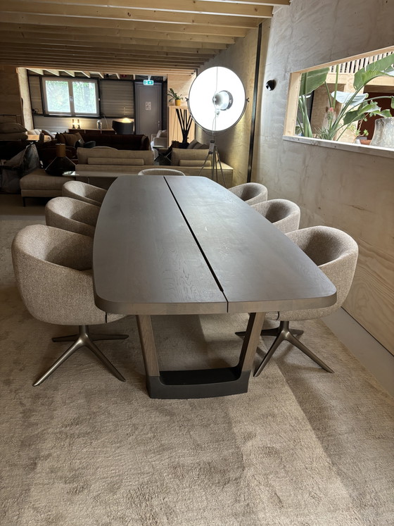 Image 1 of Minotti Raphael Dining Chairs Draaibaar Showmodel 8 Stuks Beschikbaar