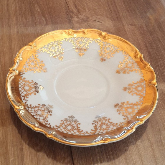Tasse et soucoupe en porcelaine dorée – décor romantique – Accessoires de table (photo 2 of 5)