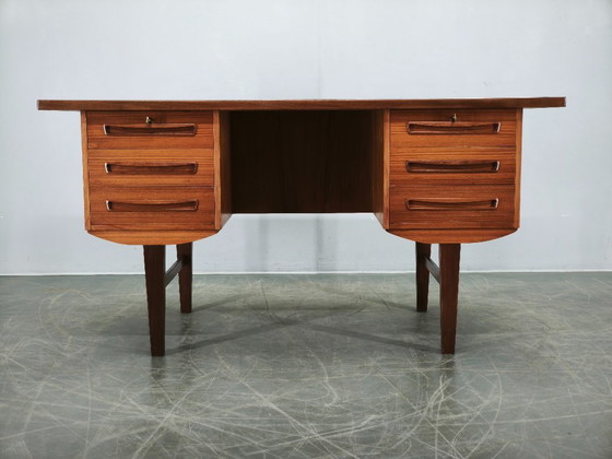 Image 1 of Bureau de Direction Moderne en Teck, Danemark, J. Svenstrup pour A.P. Møbler, 1960s