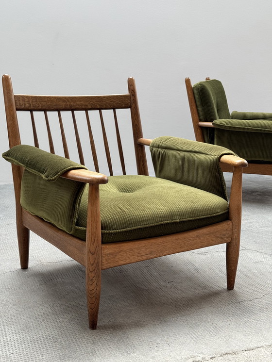 Image 1 of Lot de 2 fauteuils Wilhelm Knoll accoudoirs chêne bois massif velours vert, Allemagne années 1960