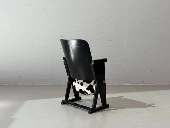 Image 1 of Postmoderne bioscoopstoel met koeienhuidlook, jaren 80
