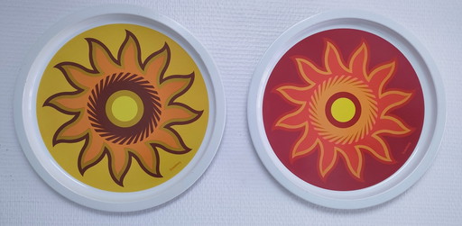 Due vassoi dal design pop anni '70