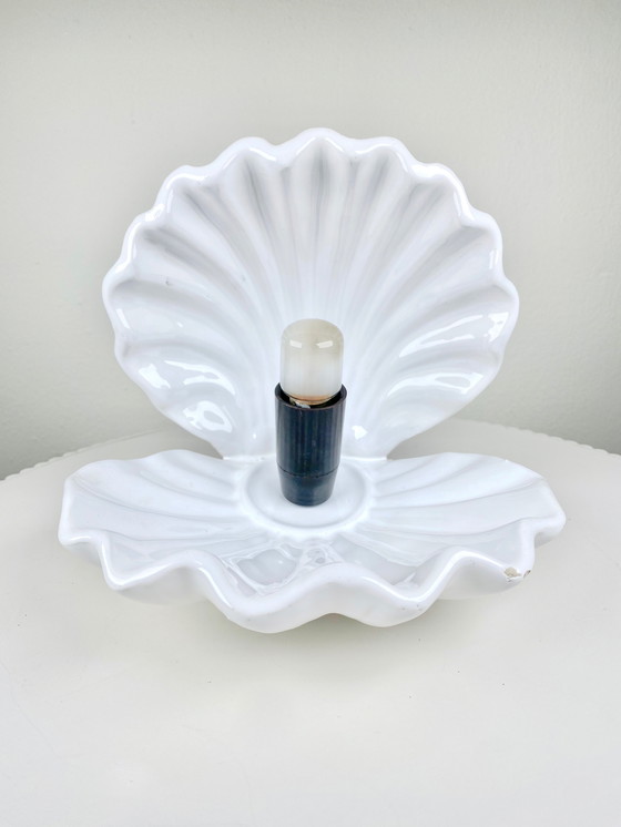 Image 1 of Vintage witte mosselschelp / oester tafellamp - 1970s-80s Mid Century Modern Home Decor Verlichting
