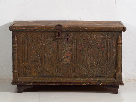 Antieke floraal gesneden kist (ca. 1820) #9 – Ladekasten (photo 26 of 40)