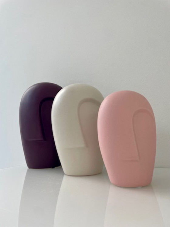 Image 1 of Juego de 3 jarrones esculturales modernos con caras estilizadas