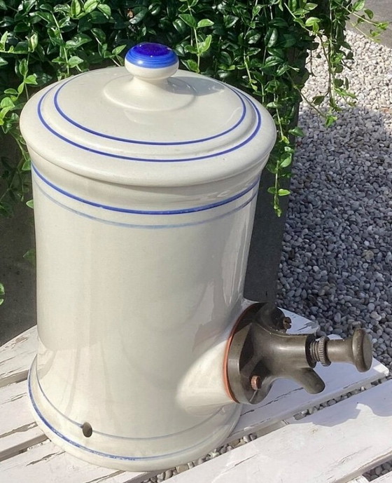 Image 1 of Mayonnaise jar with lid, made of solid stoneware.