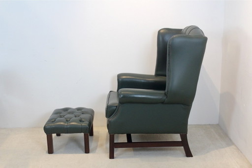 Chesterfiel Fauteuil avec pouf en cuir vert