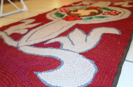 Image 1 of Handgemaakt antiek Amerikaans gehaakt tapijt 2,2' x 4,4' (67 cm x 135 cm) jaren 1930 - 1C341