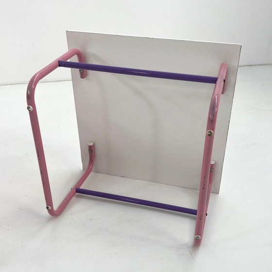 Image 1 of Buisvormige salontafel in paars en roze, jaren 80